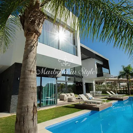 Michaela Moderna De Super Lujo Con Piscina Y Vistas Villa