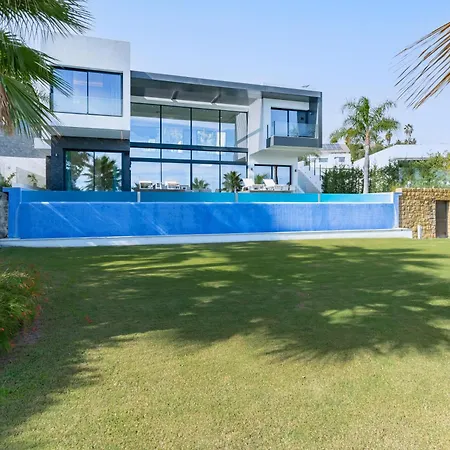 Michaela Moderna De Super Lujo Con Piscina Y Vistas Villa Estepona