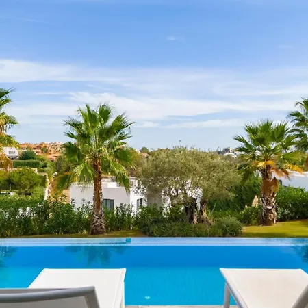 Villa Michaela Moderna De Super Lujo Con Piscina Y Vistas Estepona