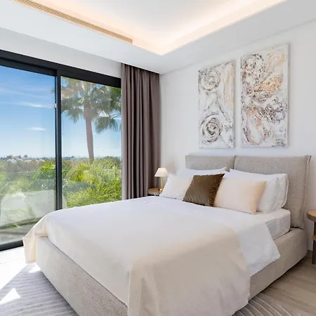 Michaela Moderna De Super Lujo Con Piscina Y Vistas