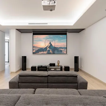 Villa Michaela Moderna De Super Lujo Con Piscina Y Vistas Estepona