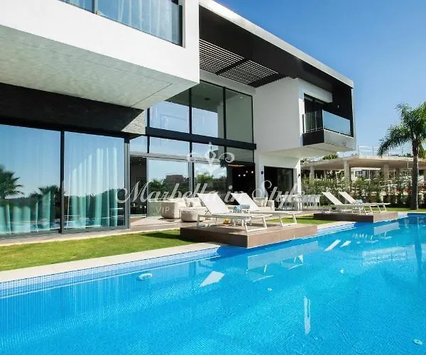 Вілла Michaela Moderna De Super Lujo Con Piscina Y Vistas Естепона