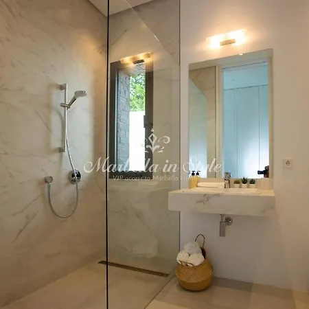 Michaela Moderna De Super Lujo Con Piscina Y Vistas *