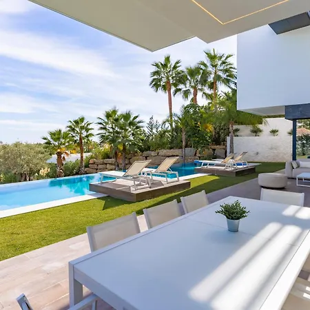 Michaela Moderna De Super Lujo Con Piscina Y Vistas *