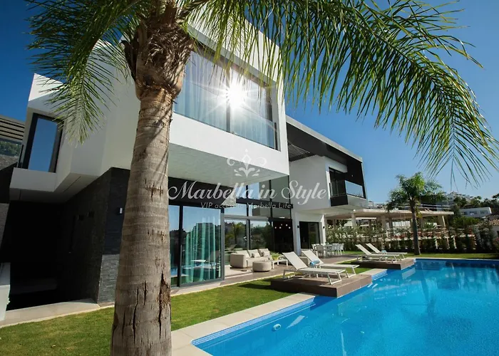 Michaela Moderna De Super Lujo Con Piscina Y Vistas Villa