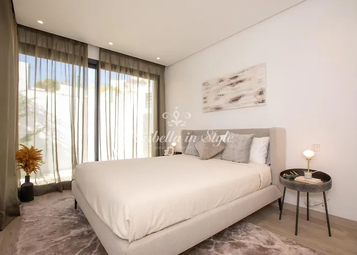 Michaela Moderna De Super Lujo Con Piscina Y Vistas Villa