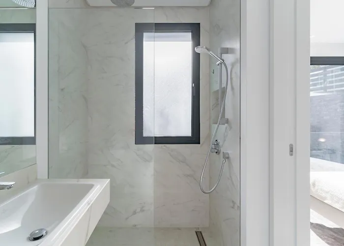 Michaela Moderna De Super Lujo Con Piscina Y Vistas *