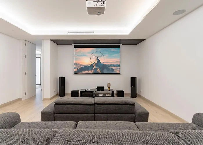 Villa Michaela Moderna De Super Lujo Con Piscina Y Vistas Estepona