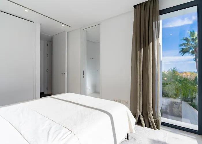 Villa Michaela Moderna De Super Lujo Con Piscina Y Vistas Estepona