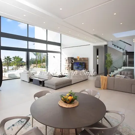 Villa Michaela Moderna De Super Lujo Con Piscina Y Vistas