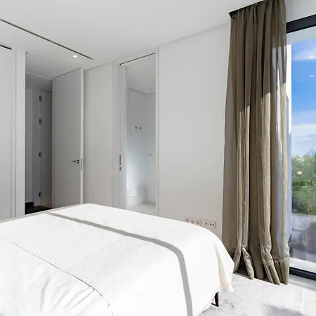 Vila Michaela Moderna De Super Lujo Con Piscina Y Vistas Estepona